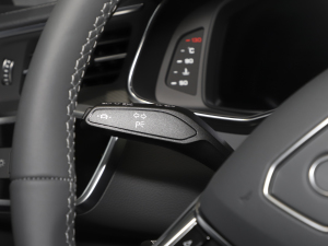 2022��45 TFSI S-line �������������b �п؅^