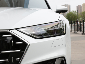 2022��55 TFSI quattro S-line ־�h���������b �������^