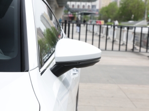 2022��55 TFSI quattro S-line ־�h���������b �������^