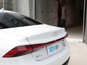 2022��55 TFSI quattro S-line ־�h���������b �������^