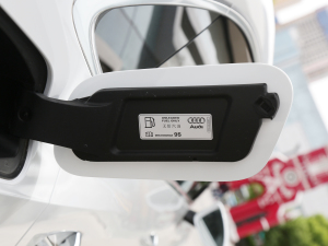 2022��55 TFSI quattro S-line ־�h���������b �������^