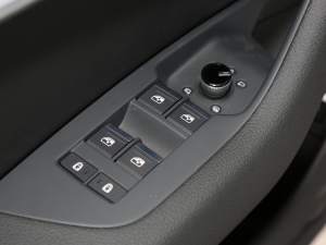 2022��55 TFSI quattro S-line ־�h���������b �п؅^