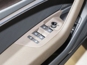 2022��45 TFSI quattro S-line Ҋ�h���������b �п؅^