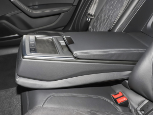 2022��45 TFSI quattro S-line Ҋ�h���׺����b �����������