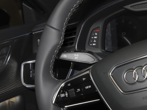 2022��45 TFSI quattro S-line ����ʿ�� �п؅^