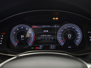 2022��45 TFSI quattro S-line ����ʿ�� �п؅^