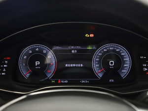 2022��45 TFSI quattro S-line ����ʿ�� �п؅^