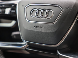 2022��45 TFSI quattro S-line Ҋ�h���������b �п؅^