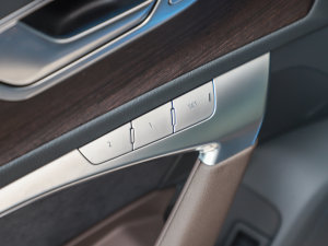 2022��45 TFSI quattro S-line Ҋ�h���������b �п؅^