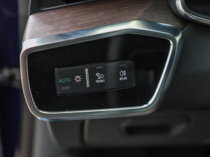 2022��45 TFSI quattro S-line Ҋ�h���������b �п؅^