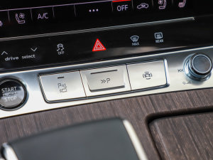 2022��45 TFSI quattro S-line Ҋ�h���������b �п؅^