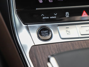 2022��45 TFSI quattro S-line Ҋ�h���������b �п؅^