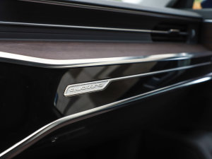 2022��45 TFSI quattro S-line Ҋ�h���������b �п؅^