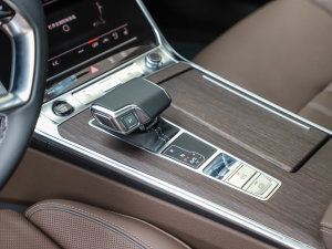 2022��45 TFSI quattro S-line Ҋ�h���������b �п؅^