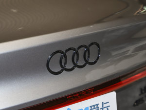 2022��45 TFSI quattro S-line �L�Tʿ �������^