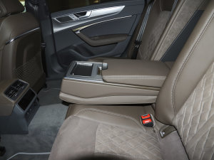 2022��45 TFSI quattro S-line �L�Tʿ �����������