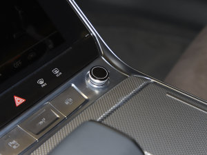 2022��45 TFSI quattro S-line �L�Tʿ ����{��