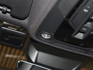 2022��45 TFSI quattro S-line �L�Tʿ �п؅^