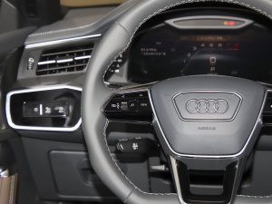 2022��45 TFSI quattro S-line �L�Tʿ �п؅^