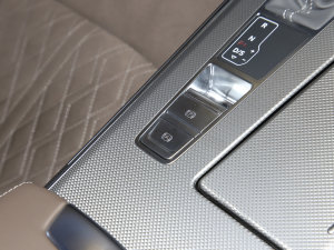 2022��45 TFSI quattro S-line �L�Tʿ �п؅^