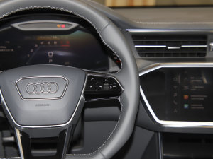 2022��45 TFSI quattro S-line �L�Tʿ �п؅^