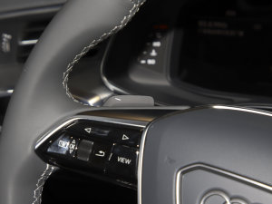 2022��45 TFSI quattro S-line �L�Tʿ �п؅^