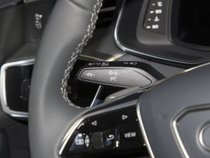 2022��45 TFSI quattro S-line �L�Tʿ �п؅^