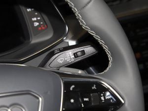 2022��45 TFSI quattro S-line �L�Tʿ �п؅^