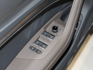 2022��45 TFSI quattro S-line �L�Tʿ �п؅^(q��)