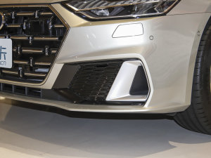 2022��45 TFSI quattro S-line ʥ�Tʿ �������^