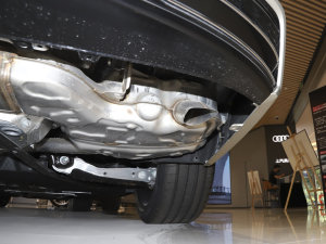 2022��45 TFSI quattro S-line ʥ�Tʿ �������^