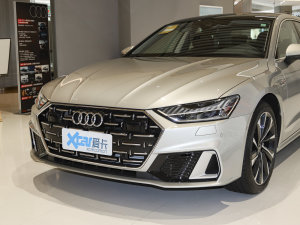 2022��45 TFSI quattro S-line ʥ�Tʿ �������^