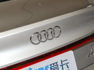 2022��45 TFSI quattro S-line ʥ�Tʿ �������^