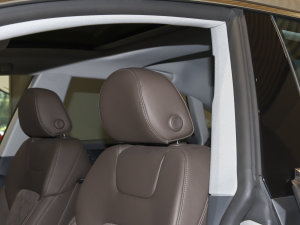 2022��45 TFSI quattro S-line ʥ�Tʿ ���g����