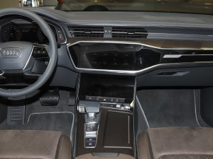 2022��45 TFSI quattro S-line ʥ�Tʿ �п��_