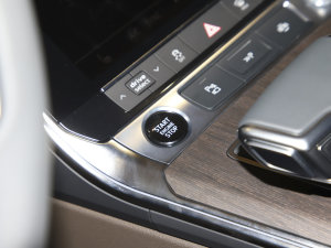 2022��45 TFSI quattro S-line ʥ�Tʿ �п؅^