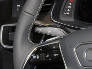 2022��45 TFSI quattro S-line ʥ�Tʿ �п؅^