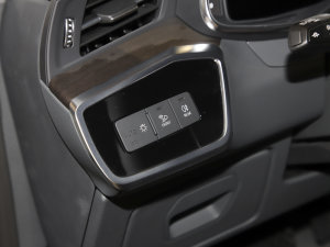 2022��45 TFSI quattro S-line ʥ�Tʿ �п؅^