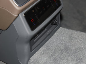 2022��45 TFSI quattro S-line ʥ�Tʿ �п؅^