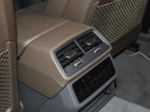 2022��45 TFSI quattro S-line ʥ�Tʿ �п؅^