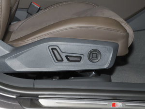 2022��45 TFSI S-line ����δ���� ���g����