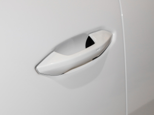 202240 e-tron ҫ \b {T