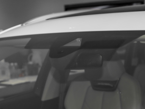 202240 e-tron ҫ \b ^