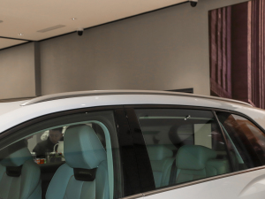 202240 e-tron ҫ \b ^