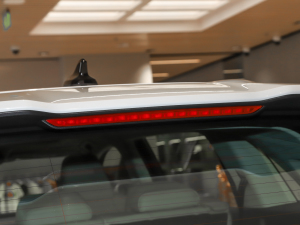 202240 e-tron ҫ \b ^