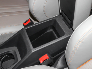 202240 e-tron ҫ \b g