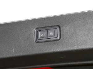 202240 e-tron ҫ \b g