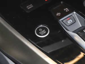 202240 e-tron ҫ \b п؅^