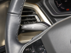 202240 e-tron ҫ \b п؅^