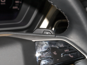 202240 e-tron ҫ \b п؅^